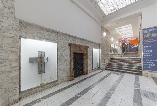 Antoine Renard - junk altars